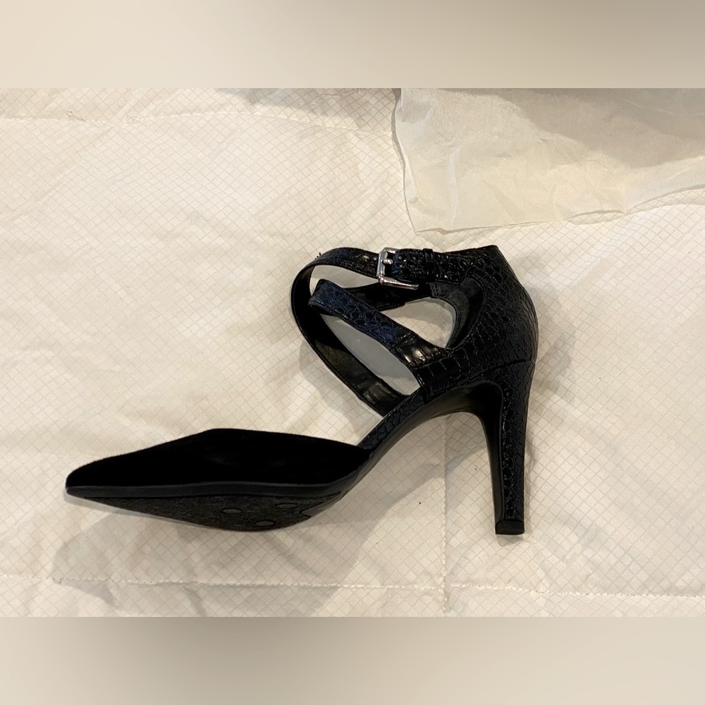 NWOT Franco Sarto Women’s Black Criss Cross Strappy 4” Heels